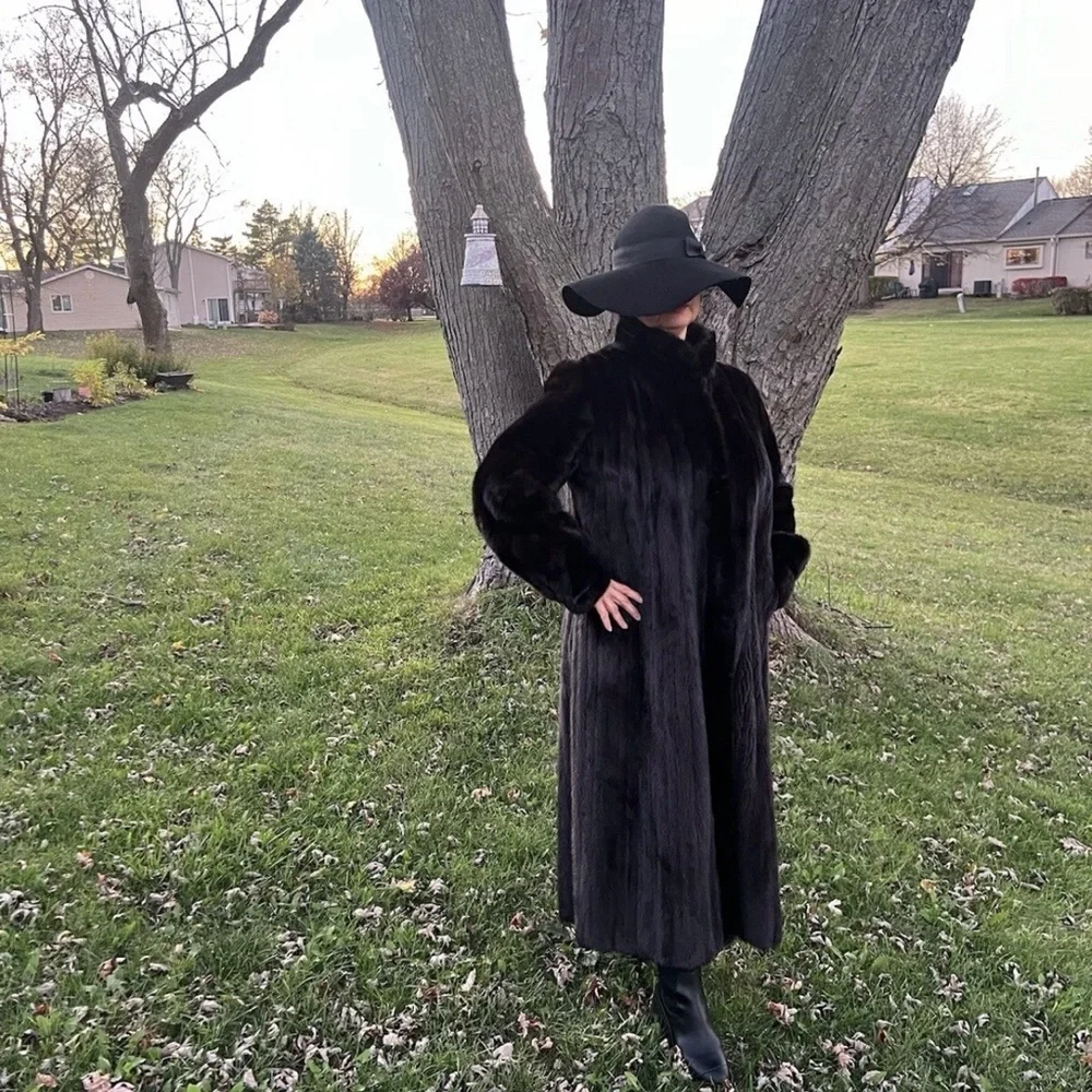 York Furrier Genuine Mink Fur Coat By Bill Blass Mahogany Stand Collar L/XL - Picture 2 of 15